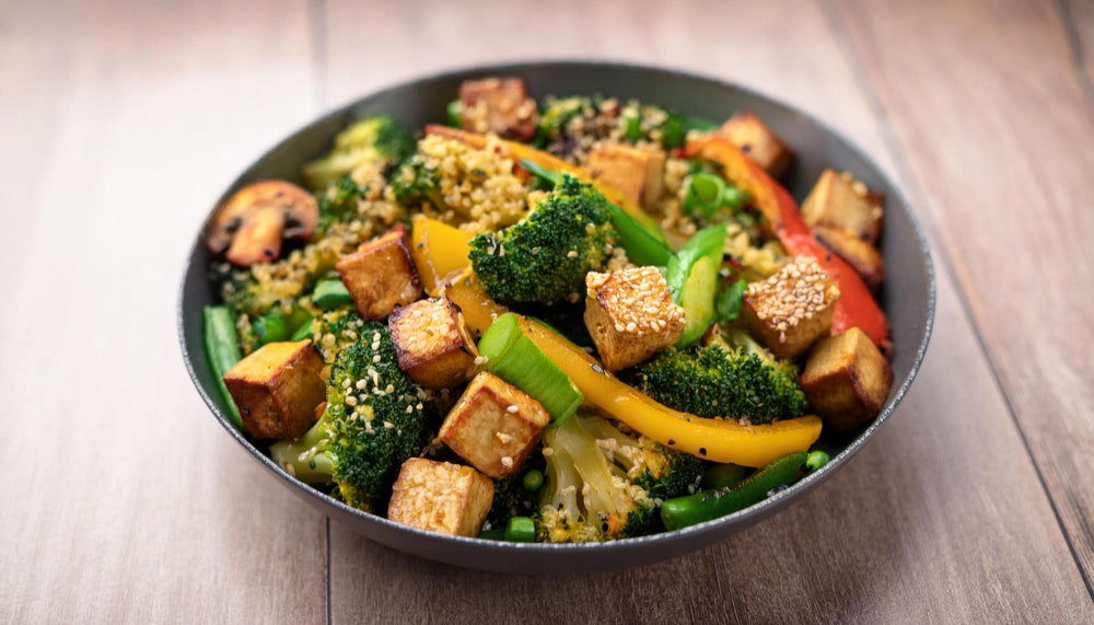 Express-Pfanne mit Tofu, Brokkoli und Cashews